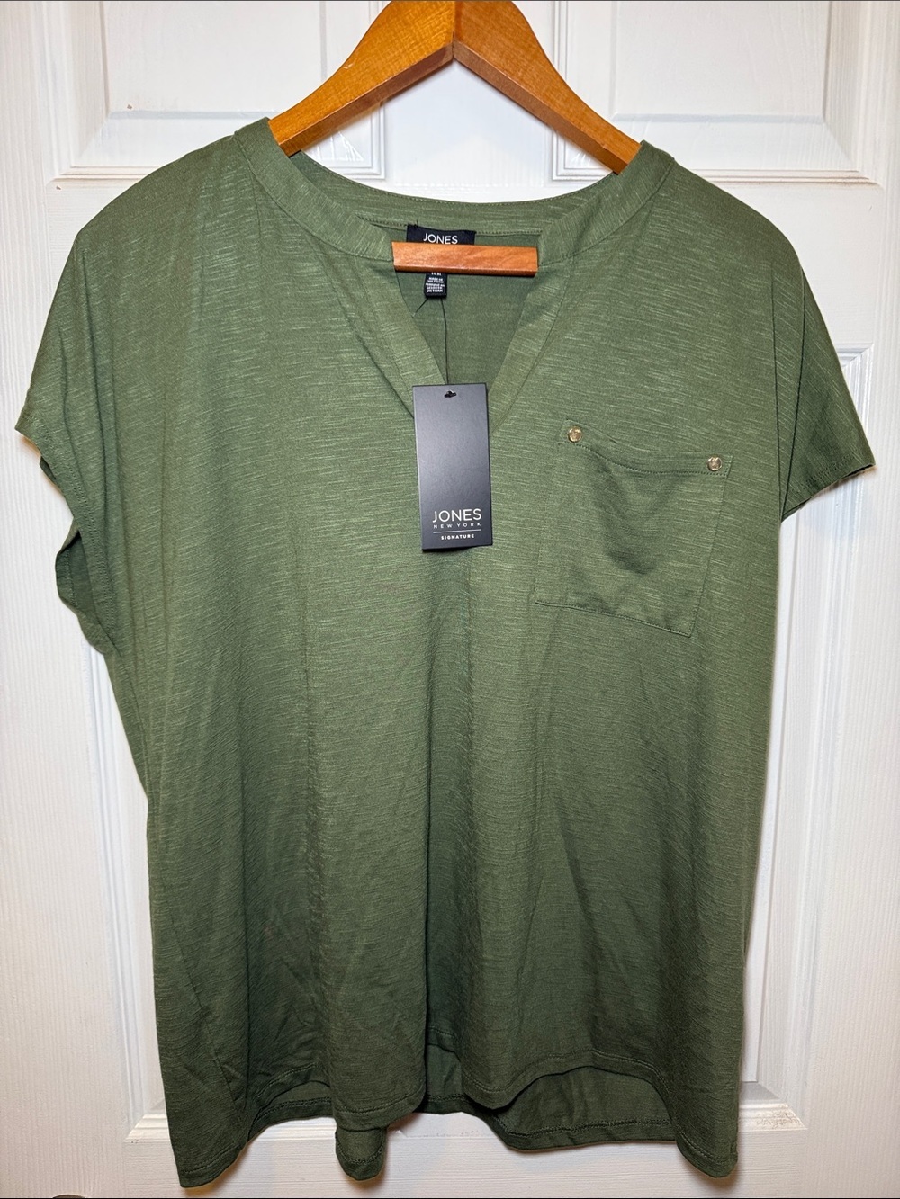 NEW! Jones New York Green V-Neck Pocket Tee XL